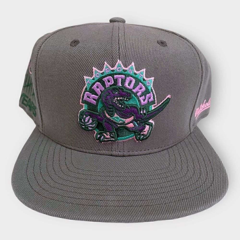 Toronto Raptors Mitchell & Ness NBA From Dusk HWC Fitted Hat Mens size 7 1/2 New